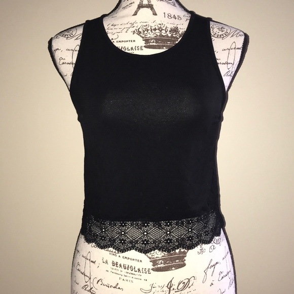 💕NWT💕 LACE HEM TANK TOP - Picture 2 of 7